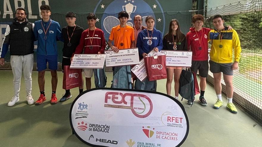 Los nuevos campeones junior e infantil de tenis salen de Cáceres y Villanueva