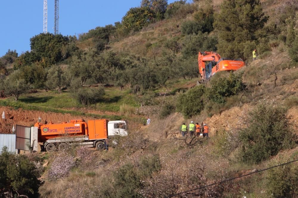 Continúan las labores de rescate este lunes en Totalán