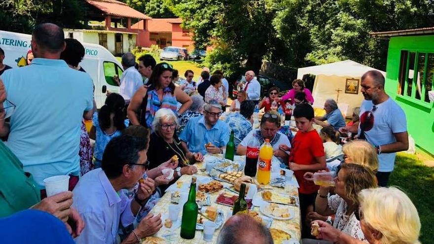 Tuernes el Grande celebra con un pincheo la fiesta de Santa Apolonia