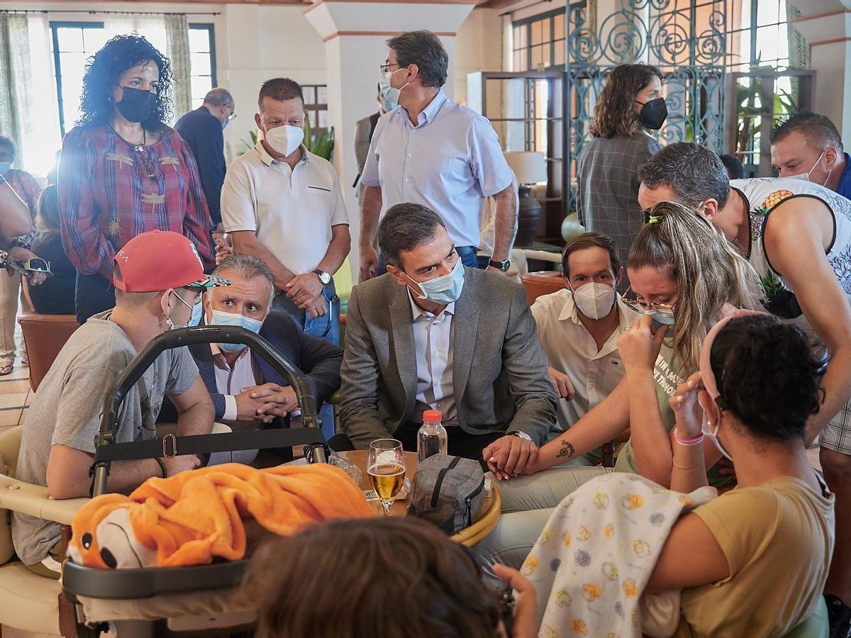 Sánchez es compromet a seguir amb la reconstrucció de La Palma i no oblidar-se dels palmers Sánchez es compromet a seguir amb la reconstrucció de La Palma i no oblidar-se dels palmers
