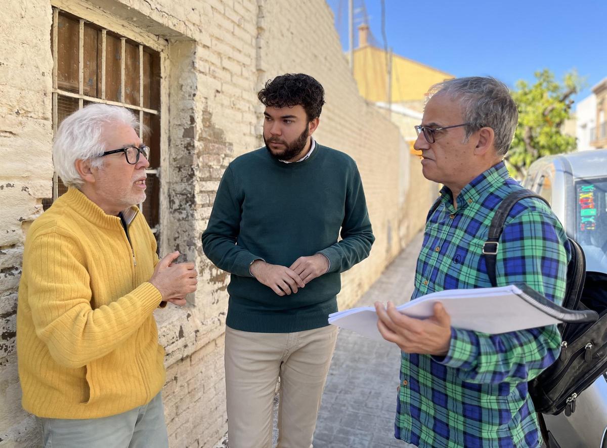 Pep Esplá y Álvaro Gonzalvo supervisan las obras de asfaltado de Moncada.