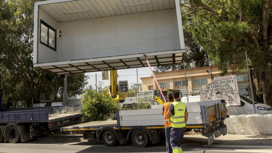 Retirada de los barracones del colegio de La Cañada