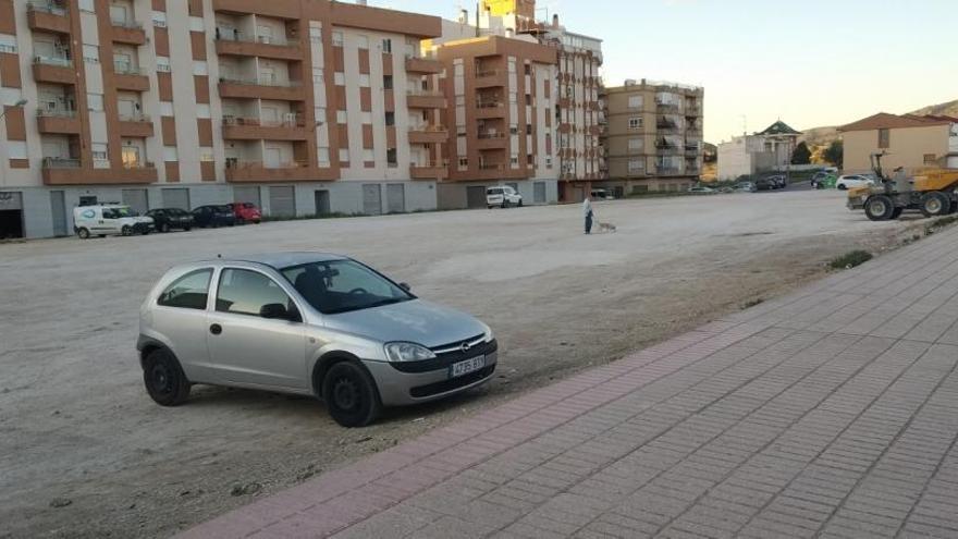 Solar en el que se pretende construir el nuevo mercado.