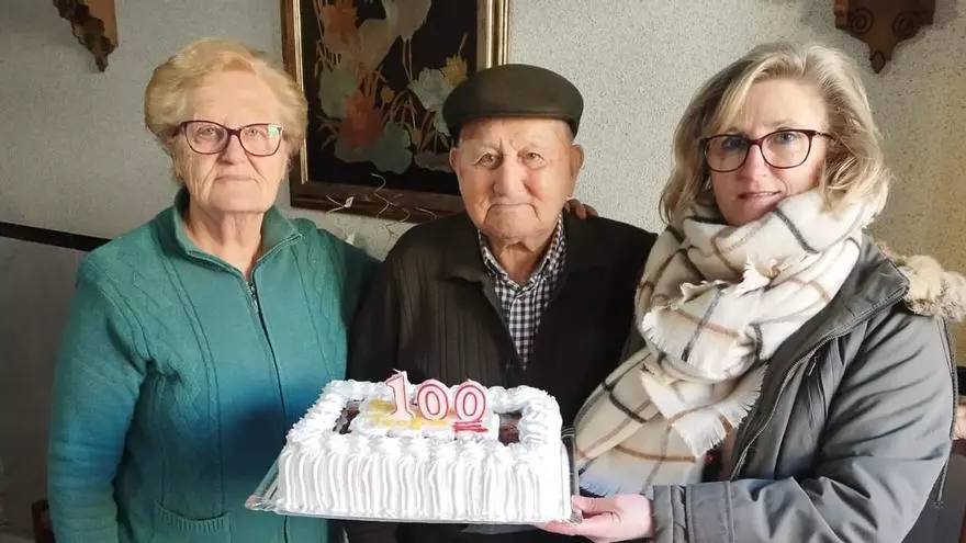101 Cumpleaños de Teófilo Sánchez Vaquero, un tornavaqueño centenario