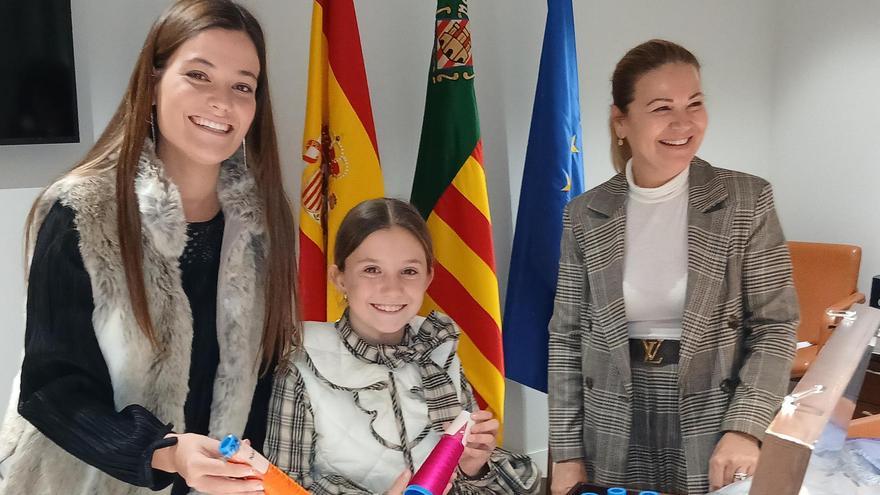 Las reinas de la Magdalena escogen en El Corte Inglés de Castelló las telas para la Galania
