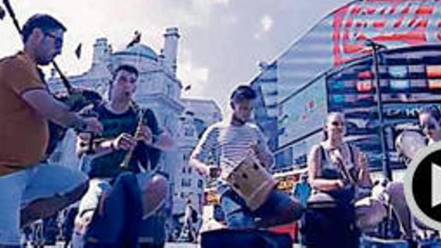 Folk de Teixeiro en Picadilly