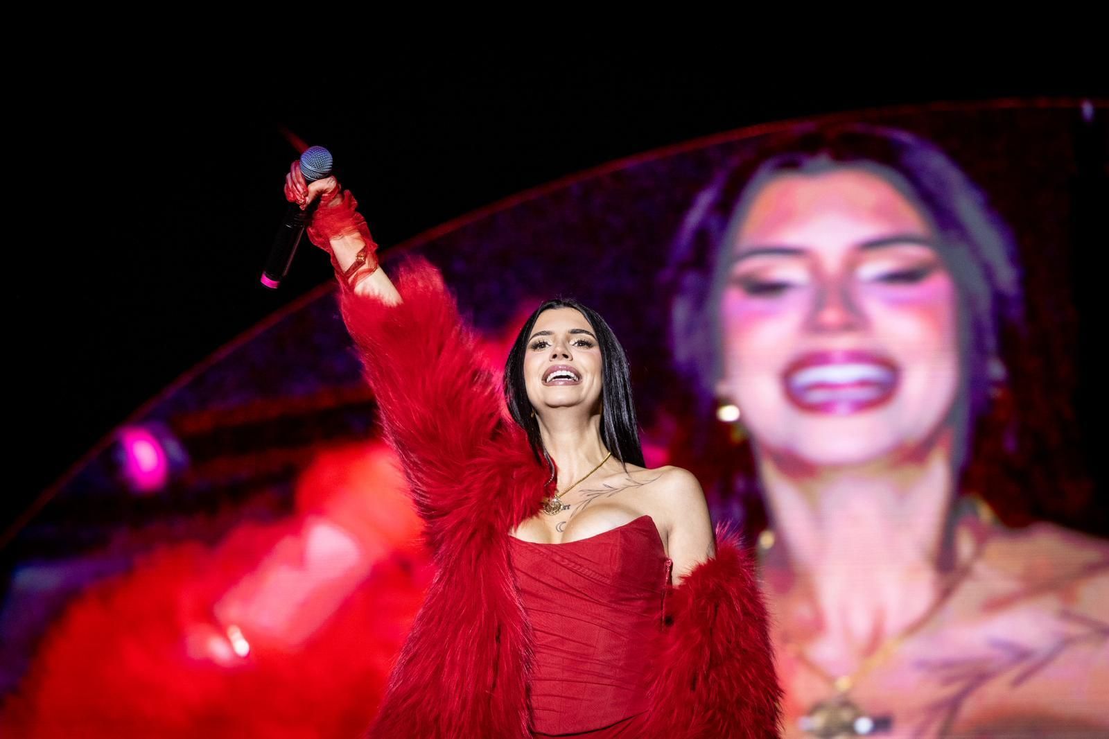 EN IMÁGENES | Naiara no falla a su cita con los Pilares en el concierto de los 40