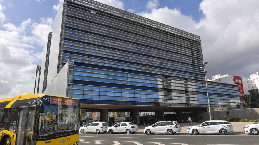 A juicio un médico del SCS acusado de abusar de 26 pacientes