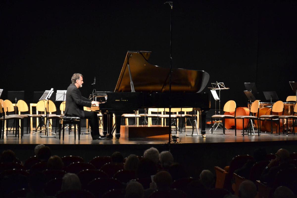 Domenic o Codispoti durante el concierto.