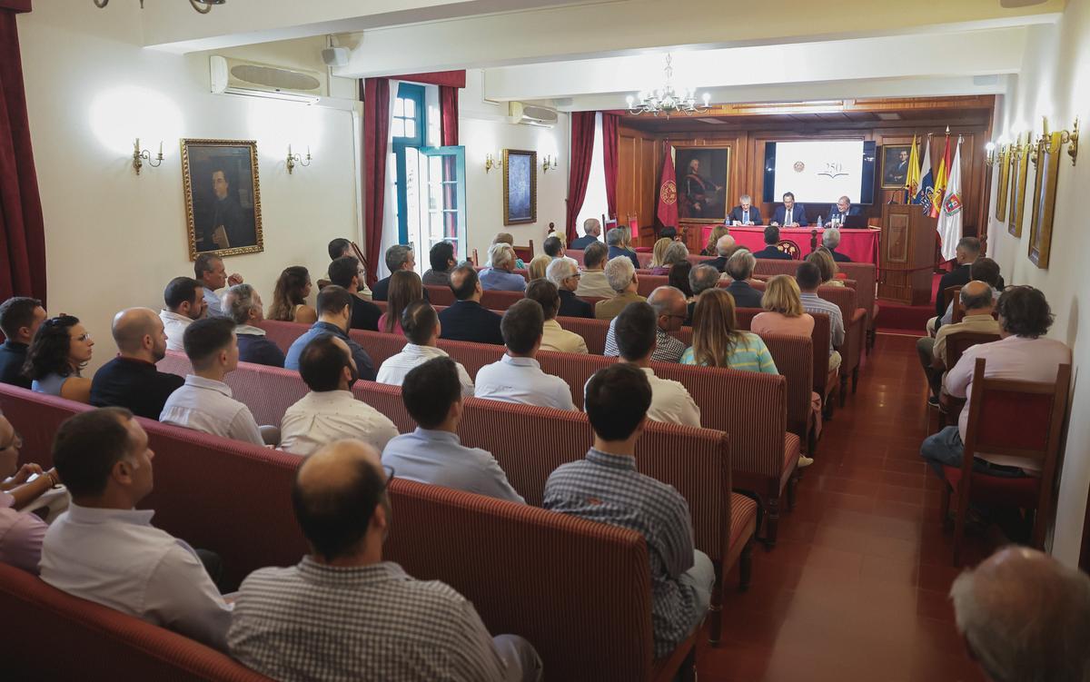 Vista de la Económica durante la ponencia de Alfonso de la Hoz González.