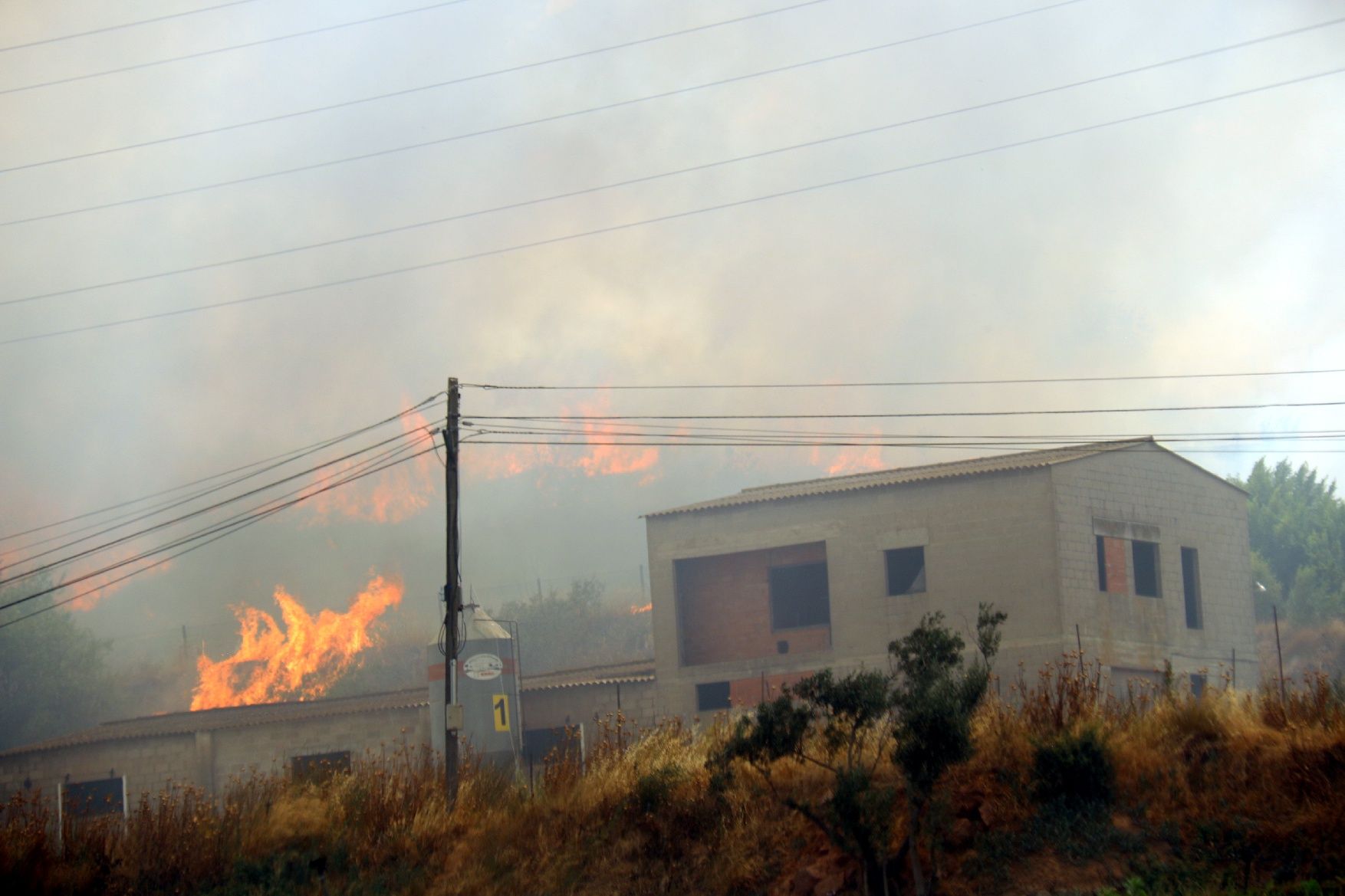 Incendi entre Bufalvent i el Pont de Vilomara