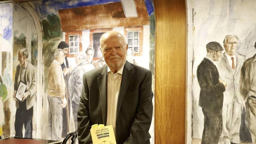 El magistrado emérito del Supremo, José Antonio Martín Pallín, presenta en A Coruña su análisis de la Justicia actual: "Todos tenemos una ideología, los jueces también"