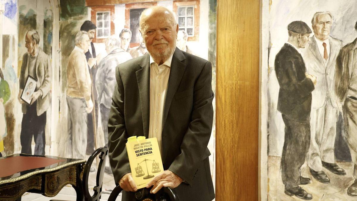 El magistrado emérito del Supremo, José Antonio Martín Pallín, presenta en A Coruña su análisis de la Justicia actual: "Todos tenemos una ideología, los jueces también"