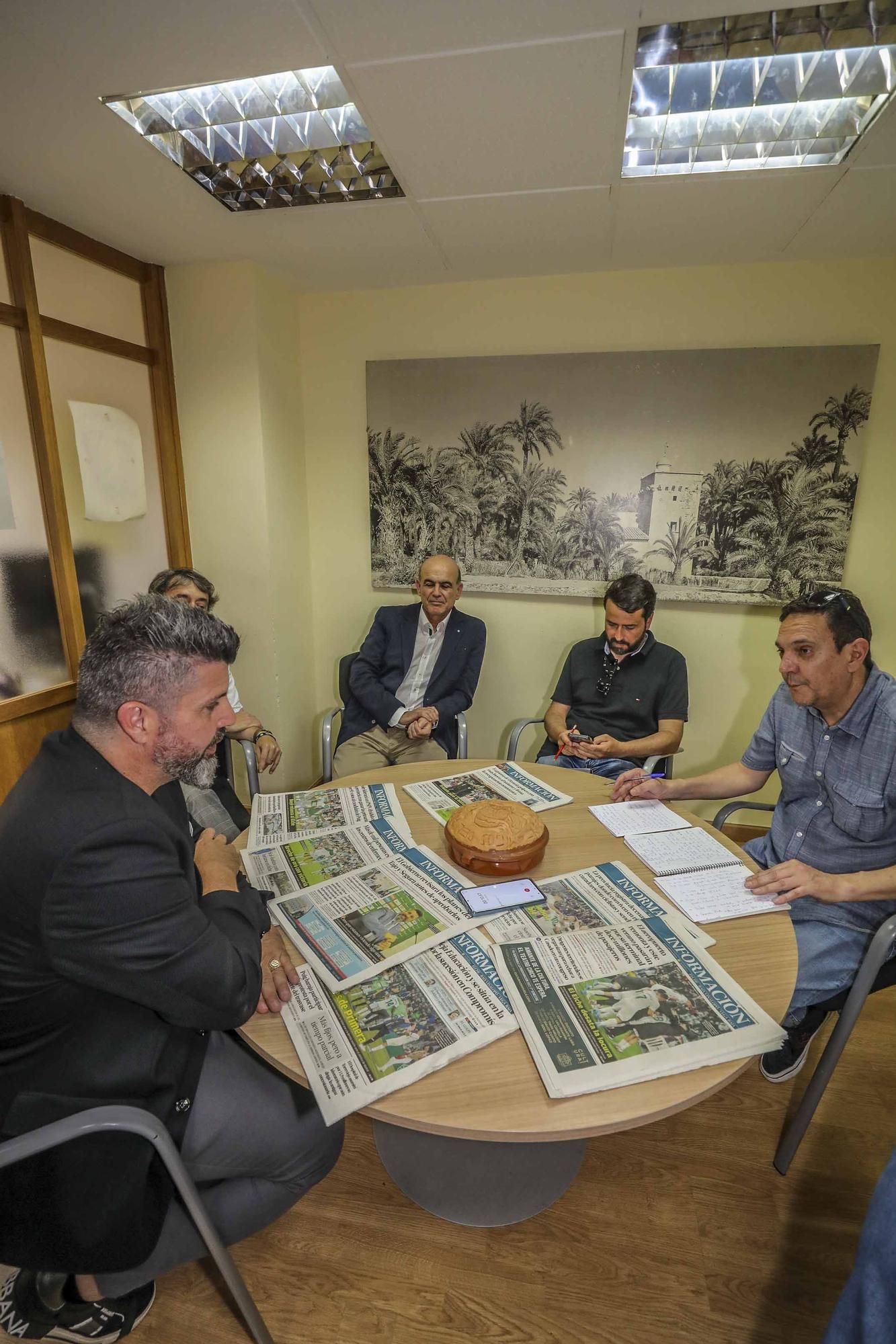 Visita Bragarnik dueño del Elche cf a la Redaccion de informacion en Elche