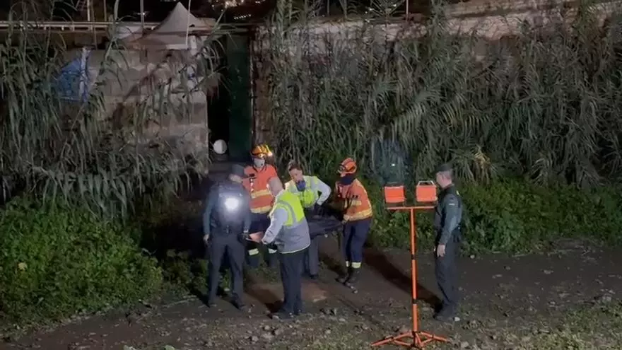 Un muerto en el incendio de una chabola en el barranco de Arucas