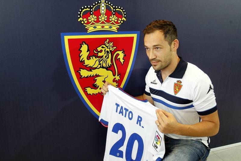 Presentación de Tato con el Real Zaragoza