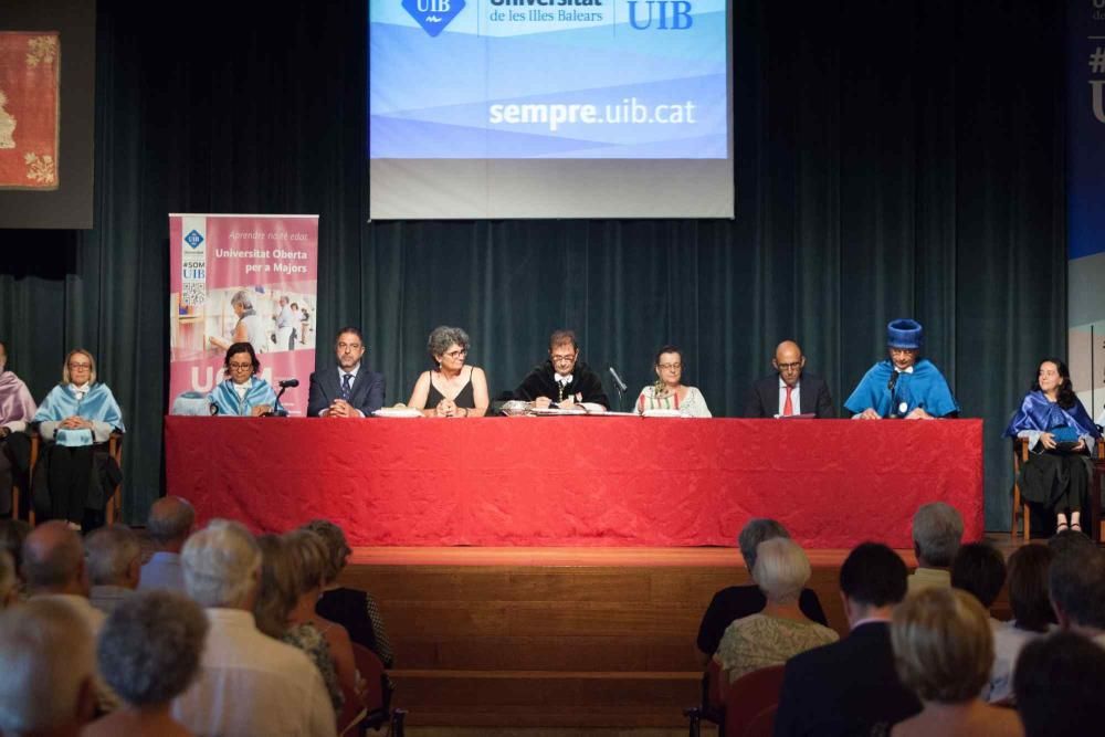 Graduados en la Universitat Oberta per a Majors de la UIB