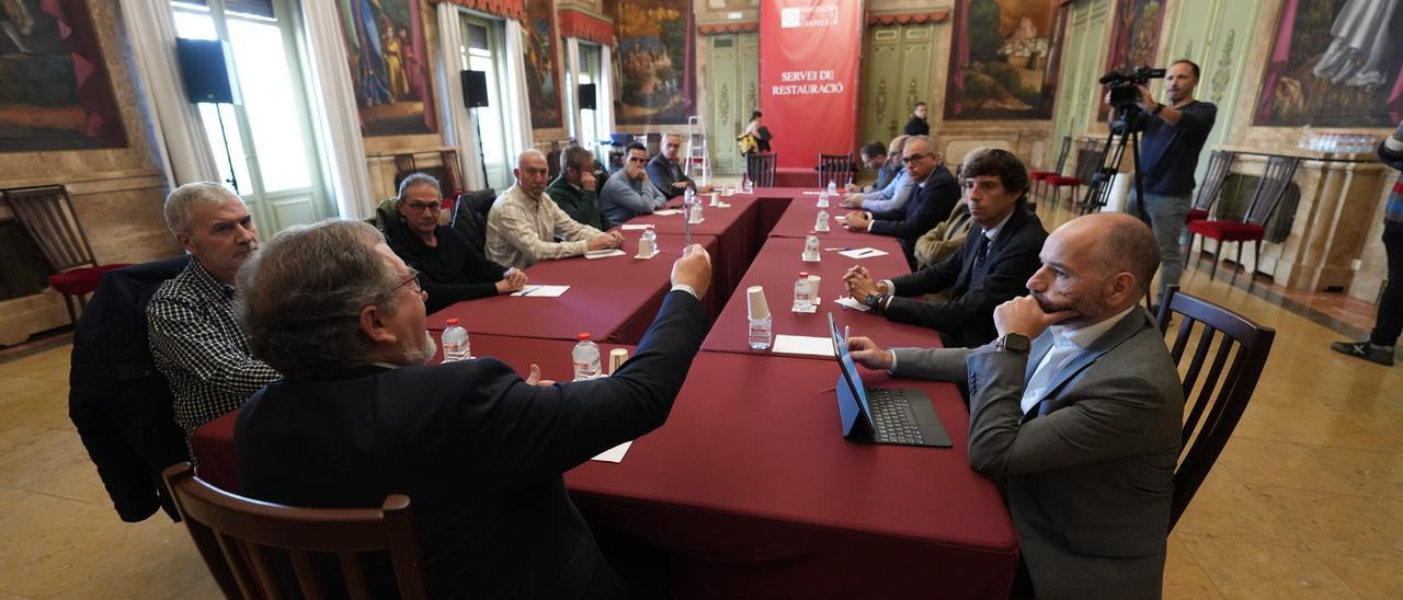 Reunión de la Diputación con los agentes sociales para tratar la crisis de la cerámica.