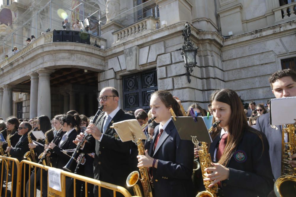 Búscate en el público de la mascletà del 1 de marzo