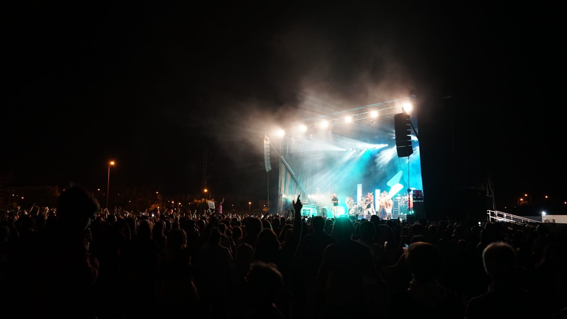 La Fúmiga se deja el alma en el concierto del 9 d'Octubre de Alzira