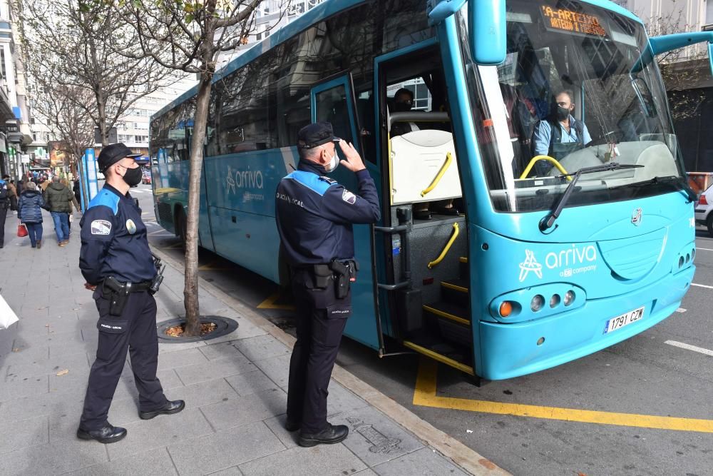 El 092 controla el aforo en los buses de A Coruña