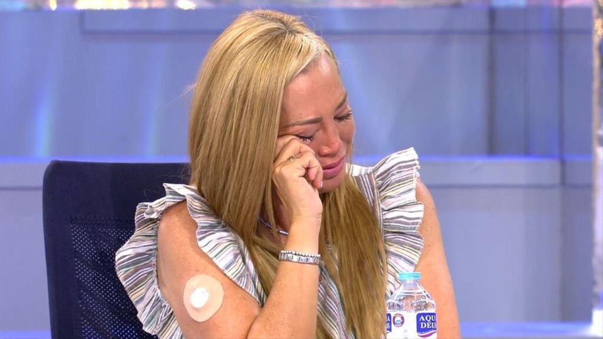 Belén Esteban rompe a llorar antes del fin de 'Sálvame': "Celos y envidia..."