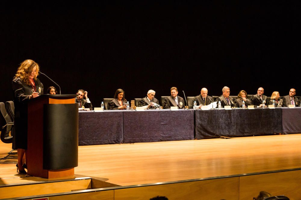 El Colegio de Abogados distingue a 150 colegiados por su trayectoria.