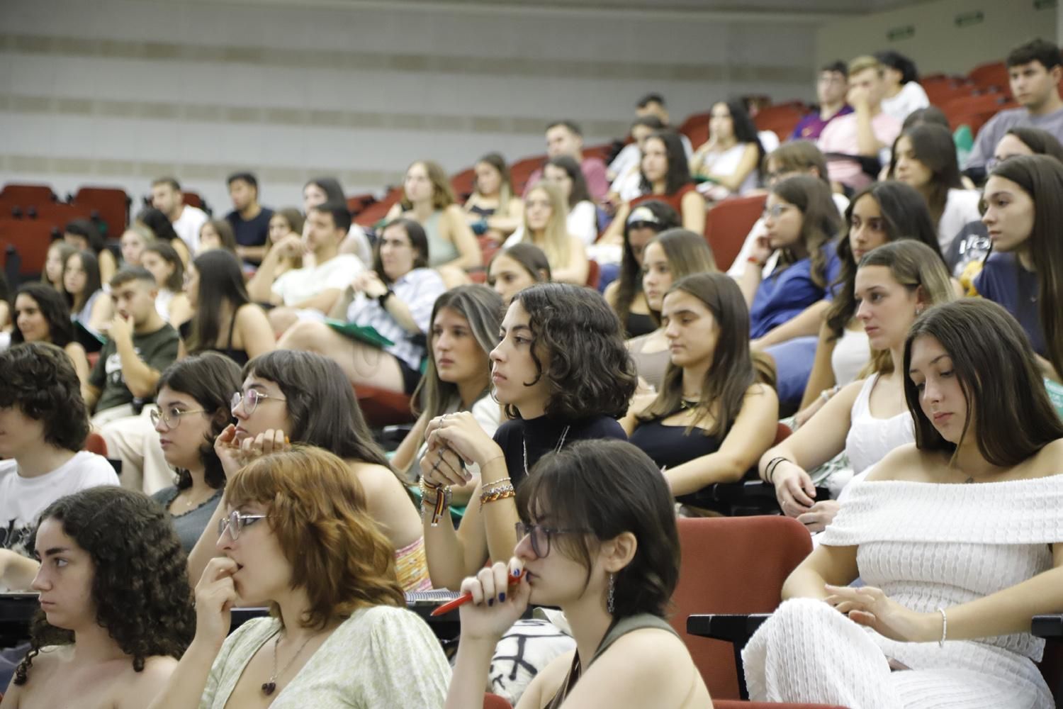 El retorno de la actividad a los institutos y la Universidad, en imágenes