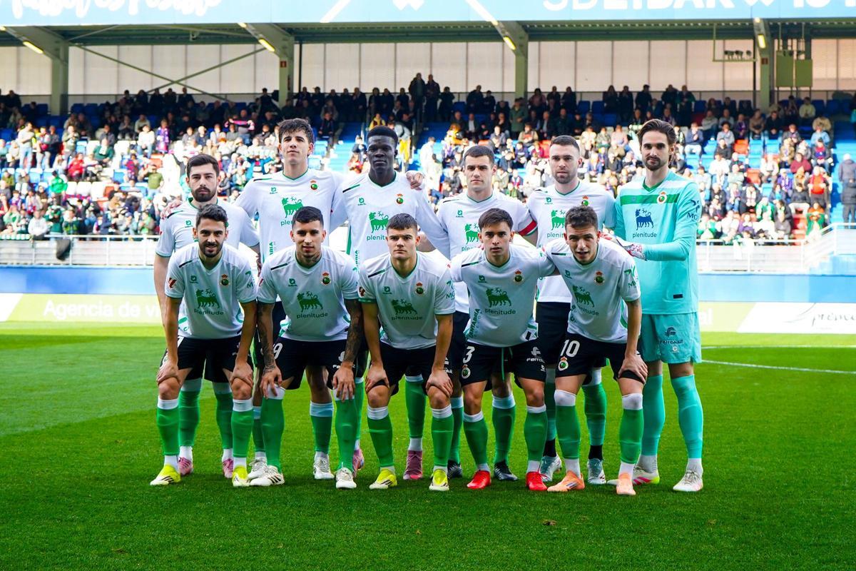 El once inicial del Racing de Santander, en su último partido a domicilio.