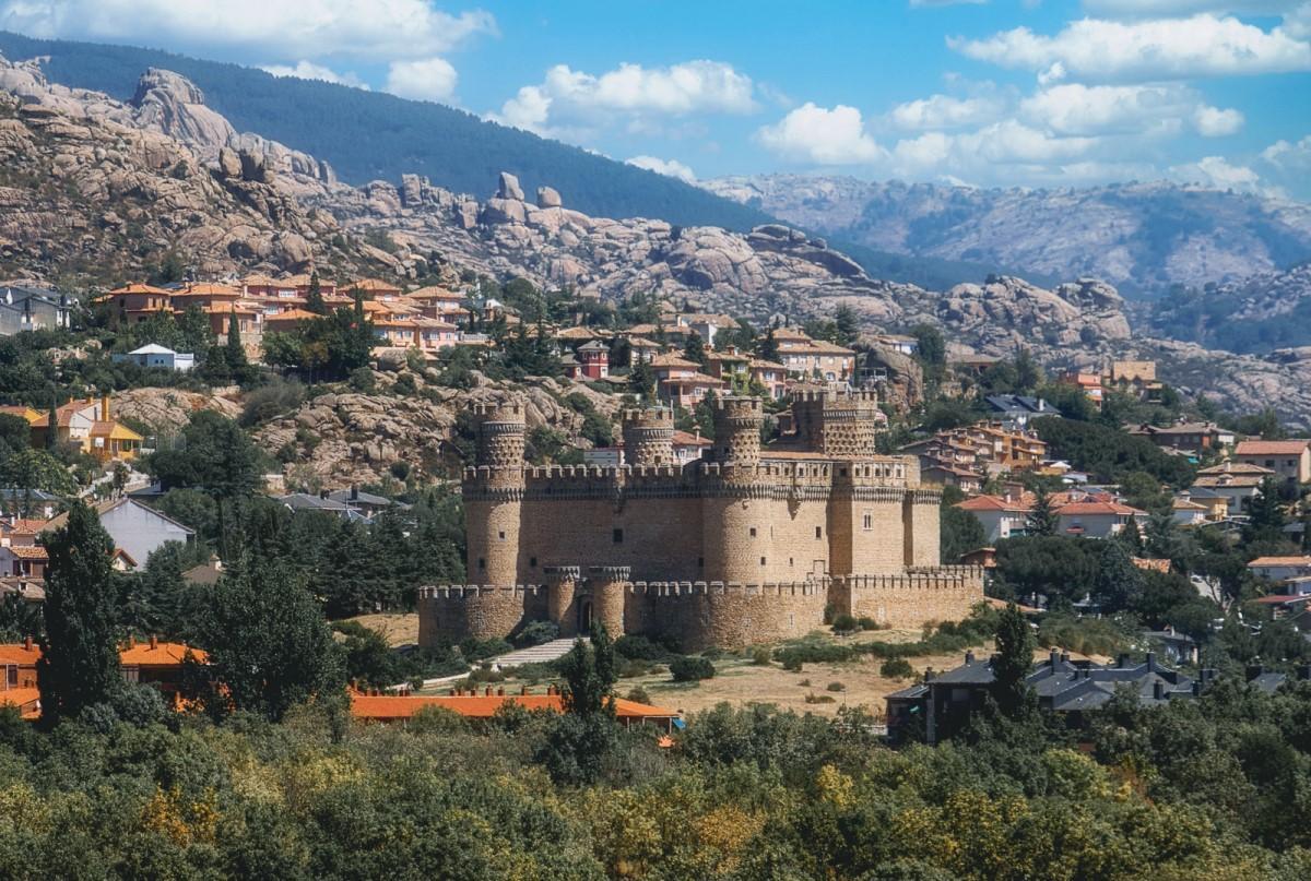 El castillo de Los Mendoza, en Manzanares El Real.