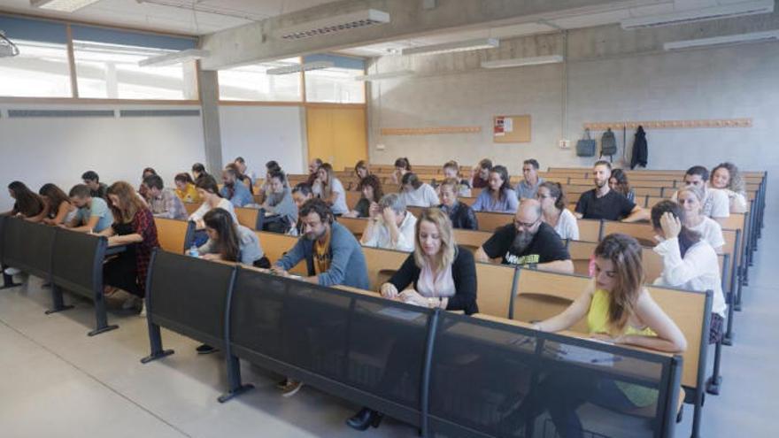 Oposiciones en Salud: &quot;Si tengo que aprender catalán, lo aprendo&quot;