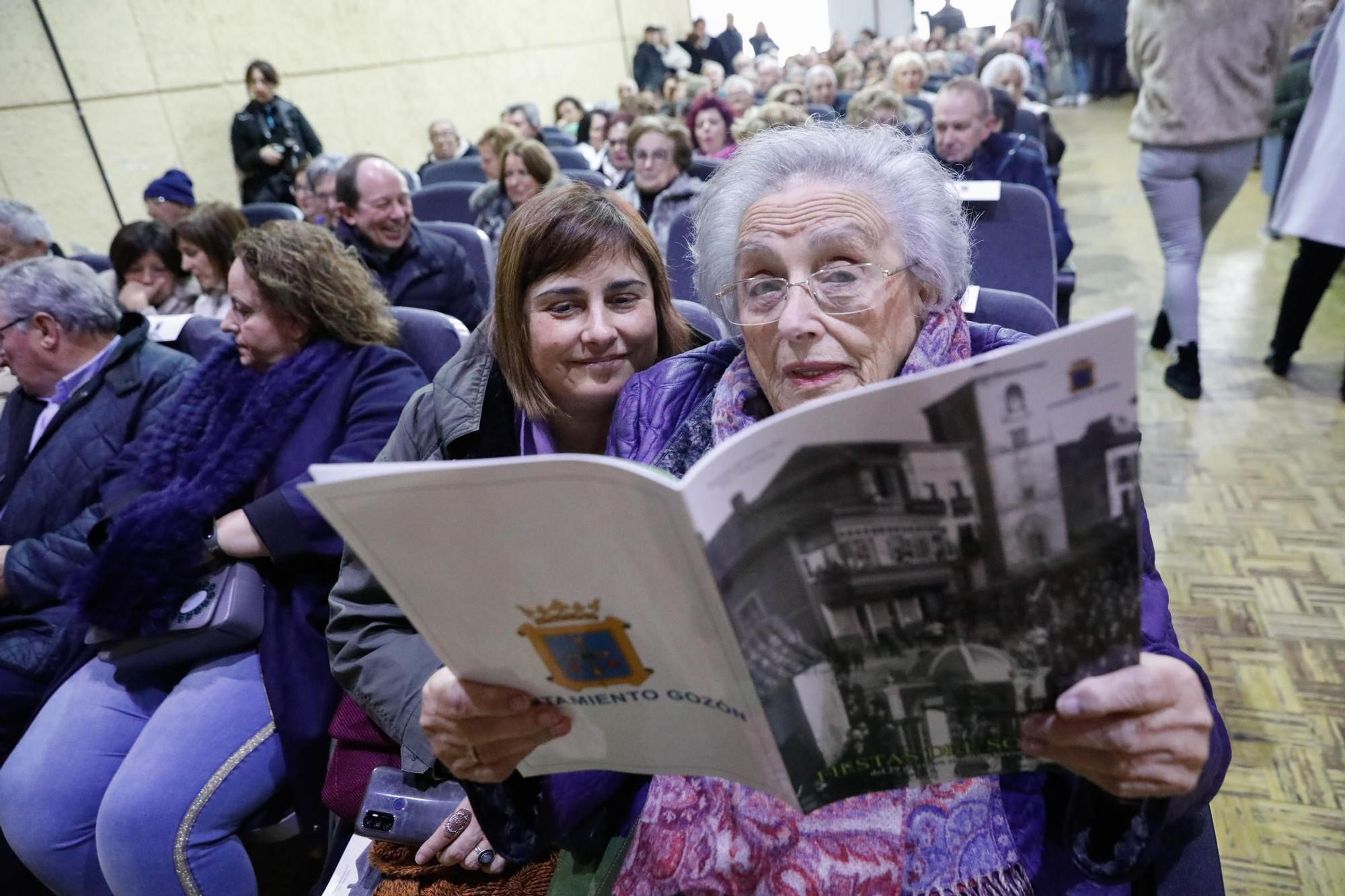 Las Amas de Casa de Luanco, reivindicativas pregoneras de la Fiesta del Cristo del Socorro