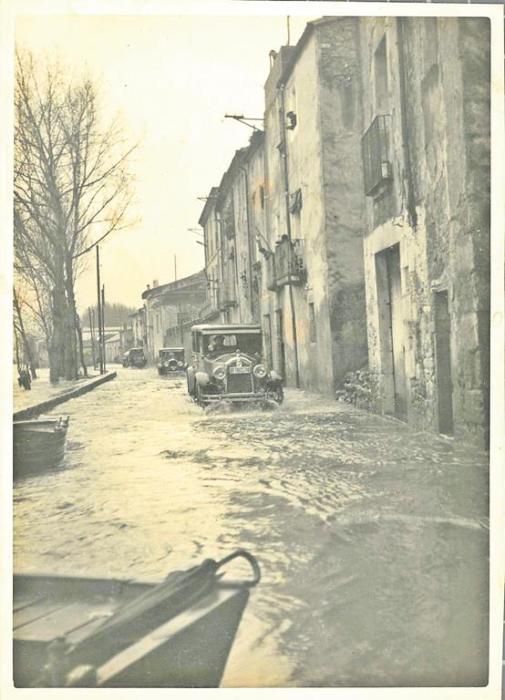 El carrer de Pedret de Girona inundat després del desbordament del riu Ter (1940/1955).