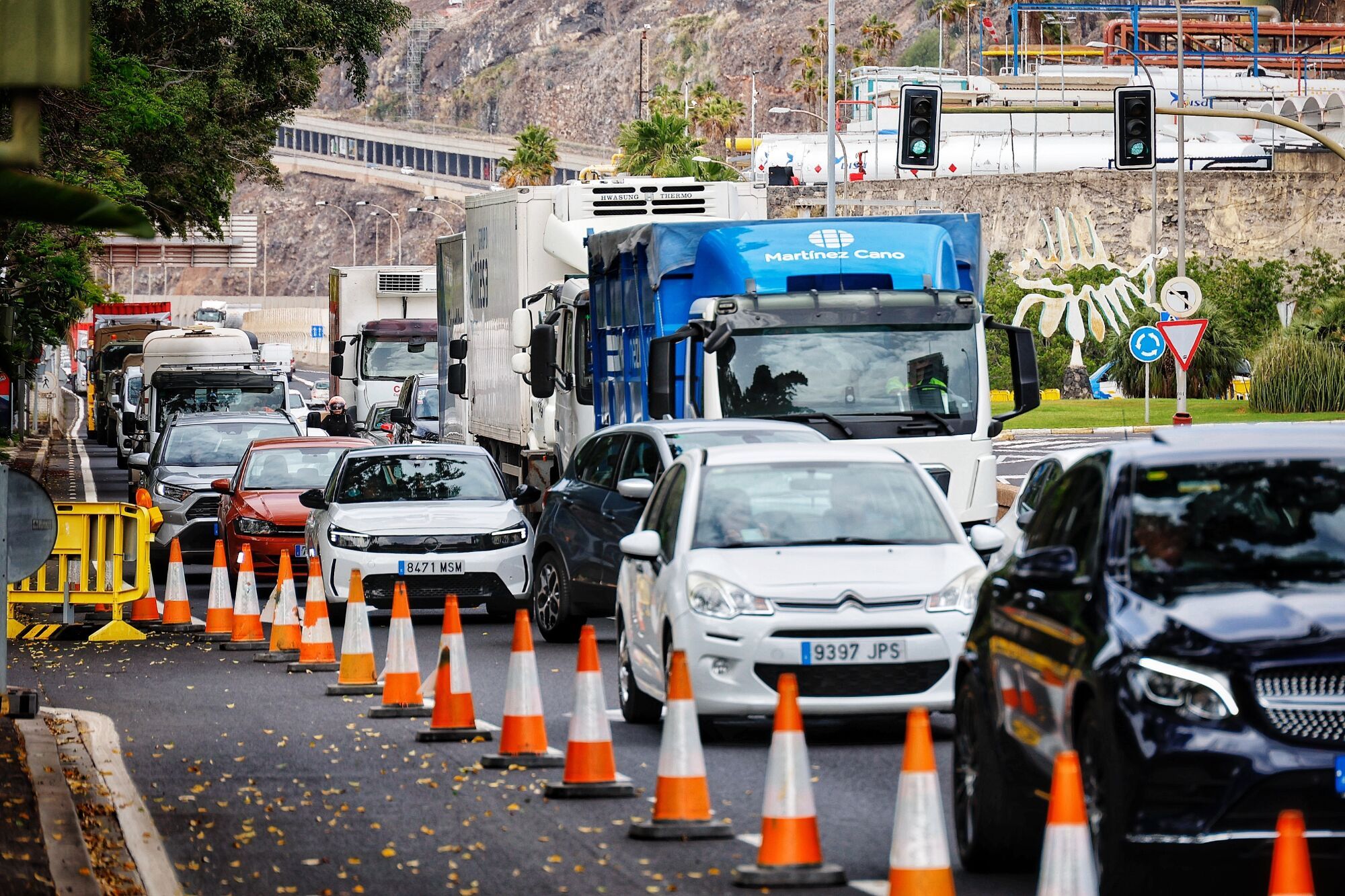 Cortes y colas en Santa Cruz por los preparativos para el Día de las Fuerzas Armadas
