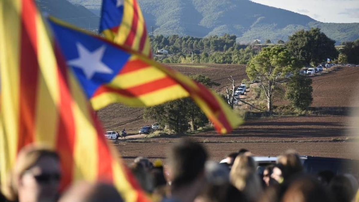 Demana 20.000 euros a l'ANC, ERC, Junts i Òmnium per una caiguda a Lledoners