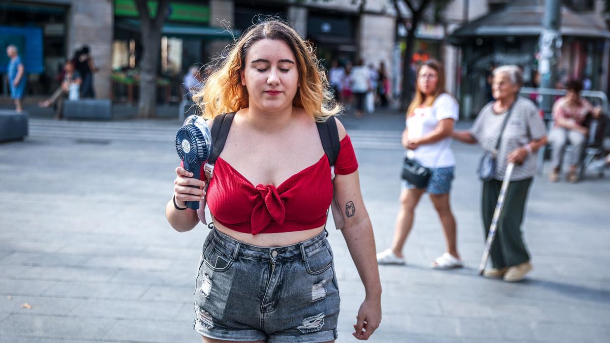 Barcelona 05/07/2023 Sociedad Entrevista a Helen, una persona con un trastorno de salud mental afectada por las olas de calor. AUTOR: JORDI OTIX