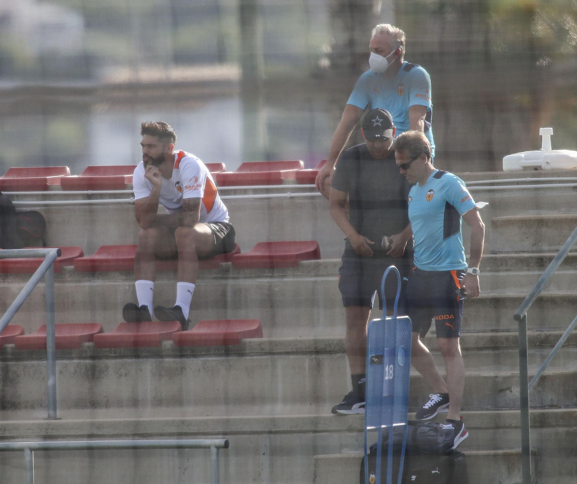 Las imágenes del entrenamiento del Valencia CF en Oliva