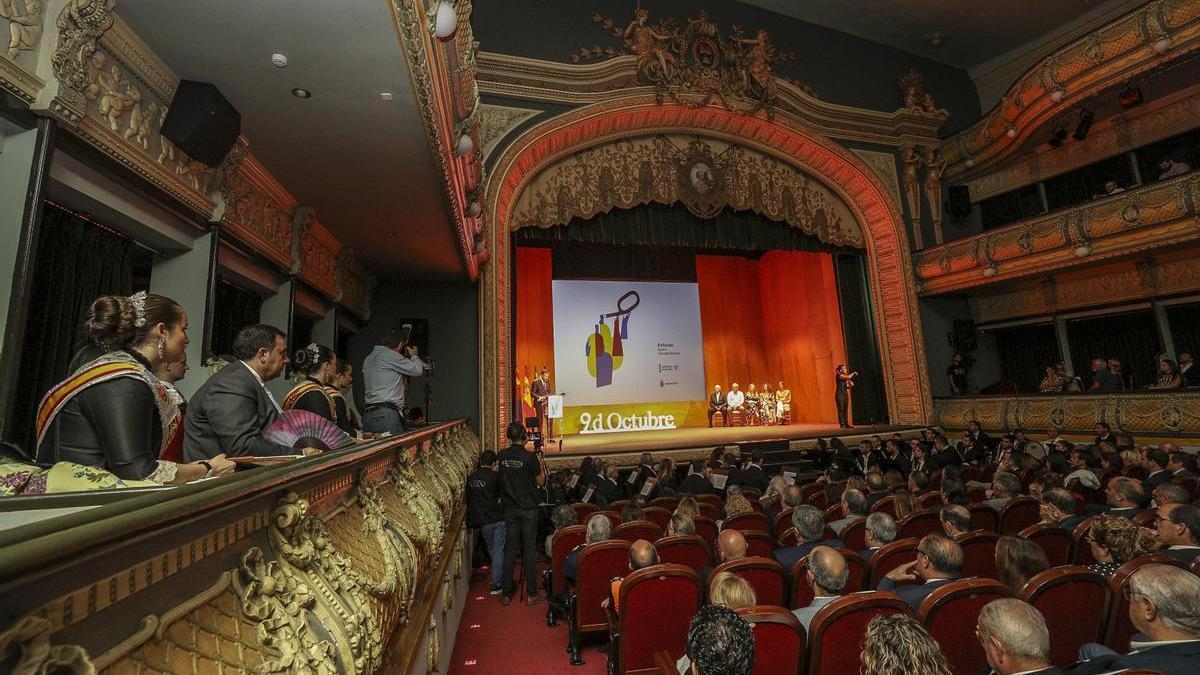 El Gran Teatro de Elche, durante la conmemoración del 9 de octubre.