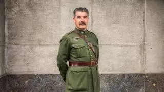 El general Balmes muere a causa de un disparo mientras probaba una pistola