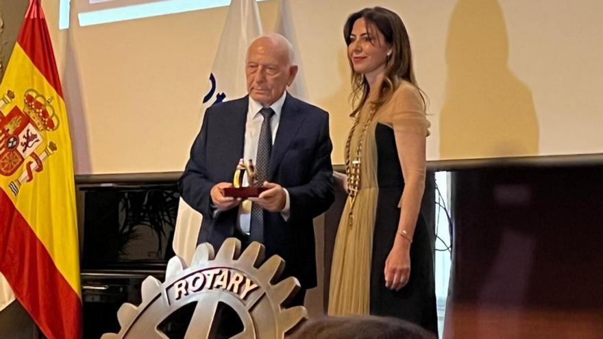 El Rotary entrega su premio Servir a Connorsa y apoya el proyecto Newman &amp; Friends