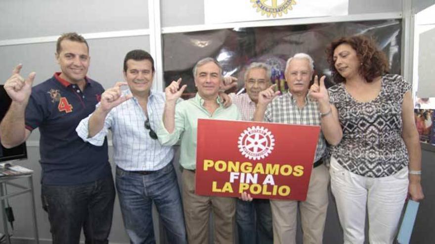 Los rotarios cacereños fotografían contra la polio