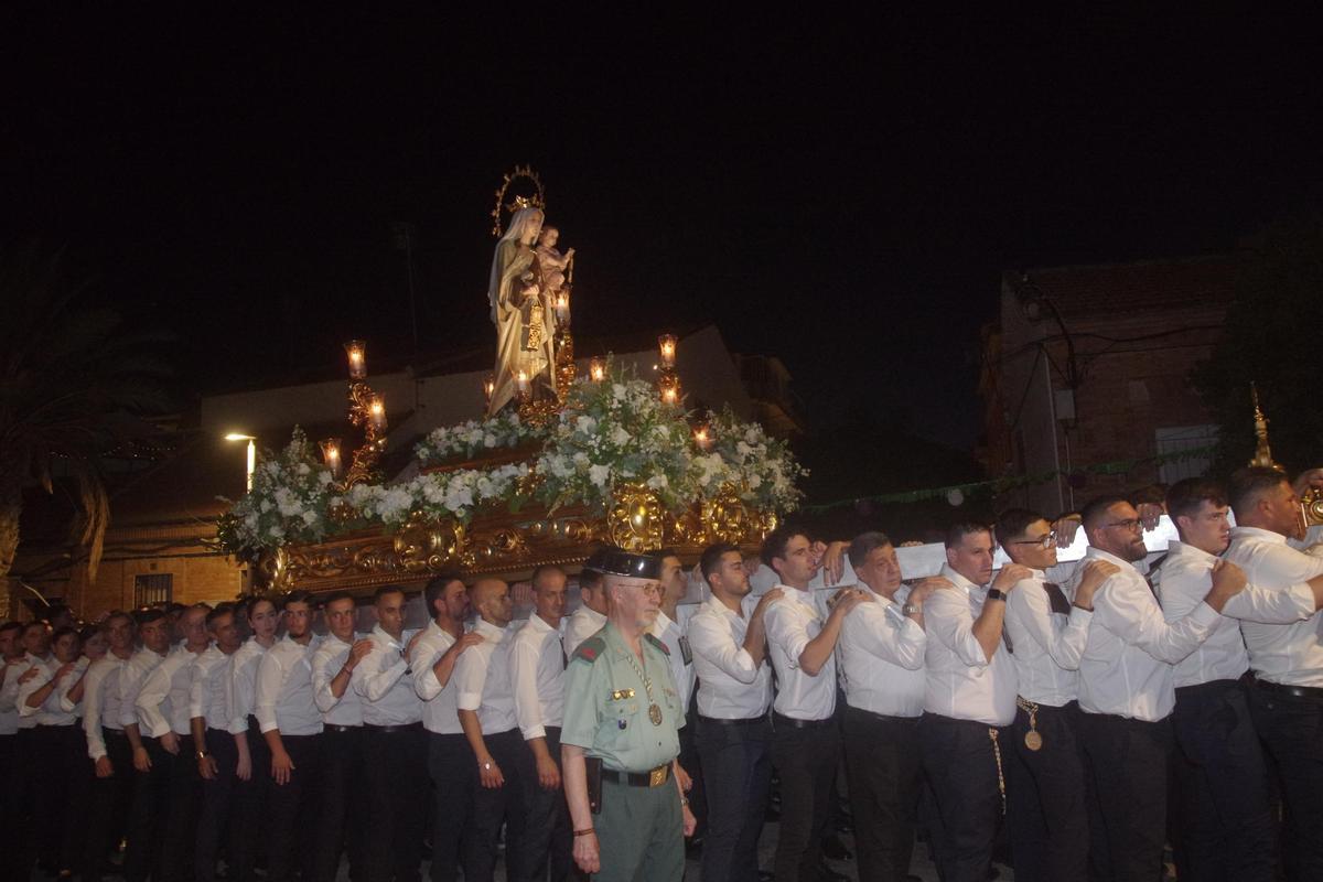 Procesión de la Virgen del Carmen en la Colonia de Santa Inés en imágenes