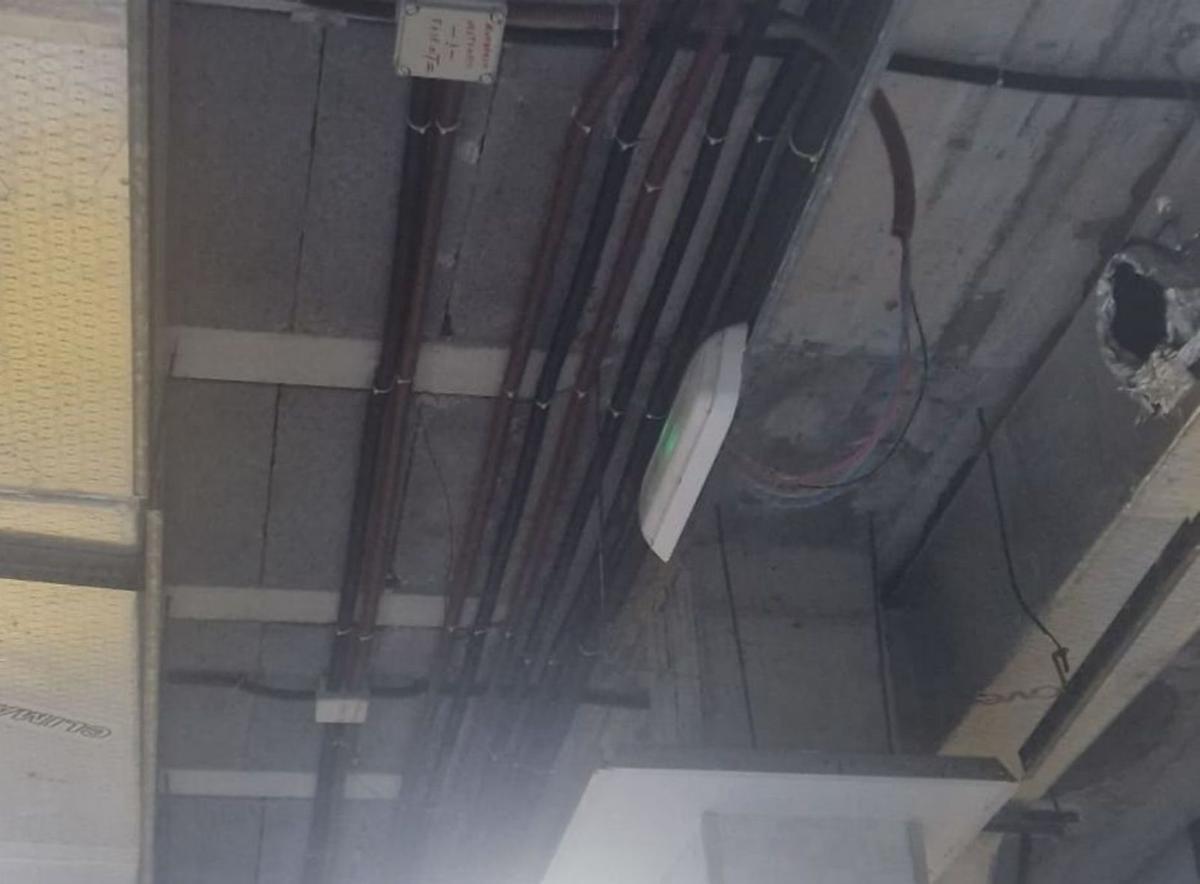 El vestuario de mujeres, sin el falso techo. |  FdV