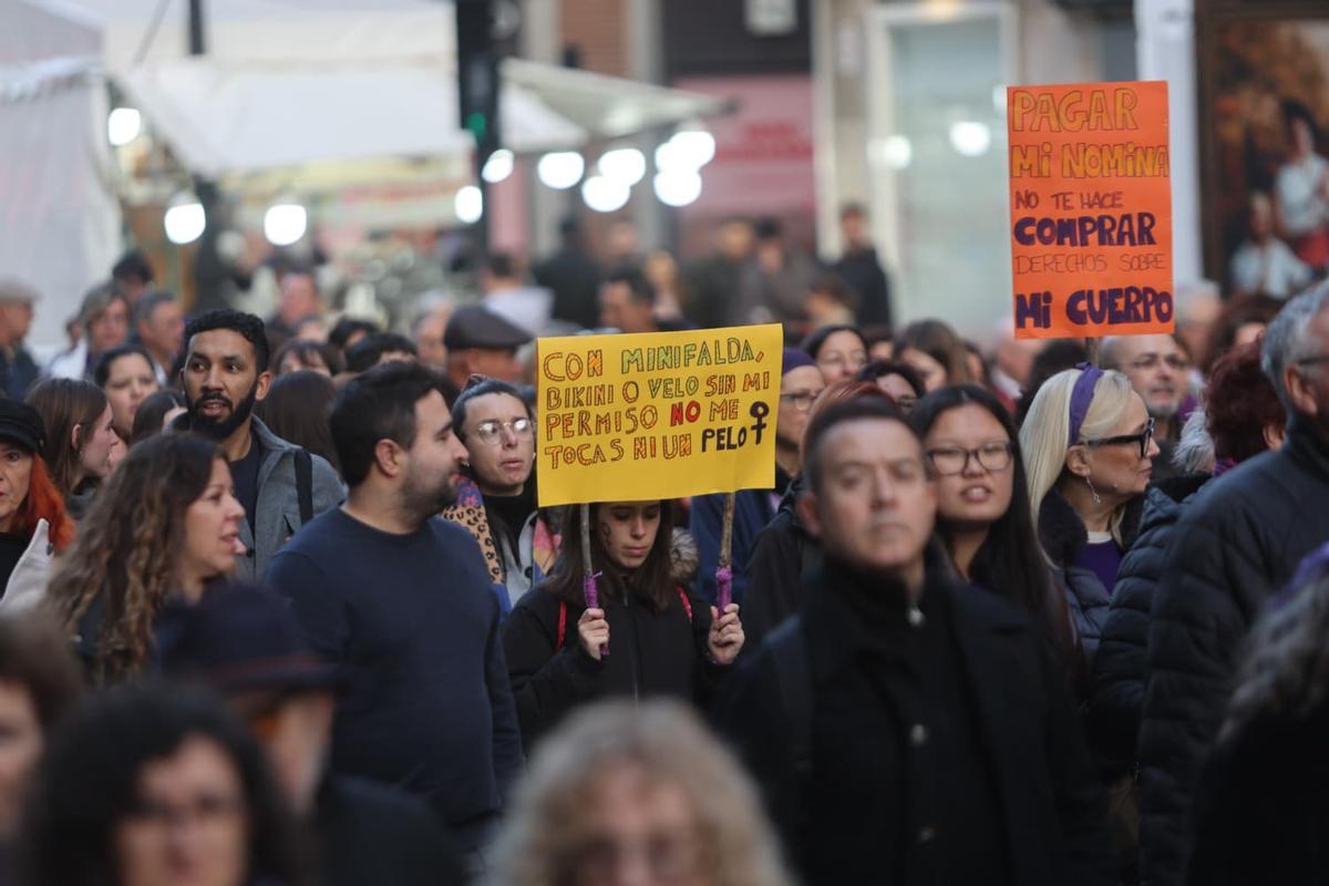8M en València 2026: Las calles de València se tiñen de morado en el día de la mujer