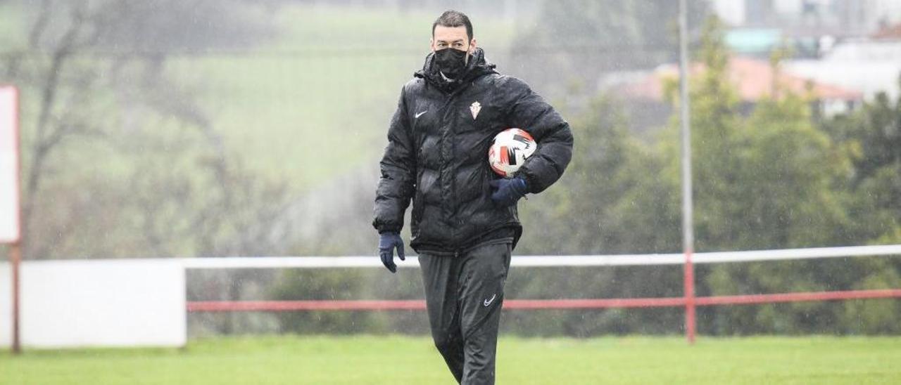 Sergio Sánchez, en un entrenamiento del filial