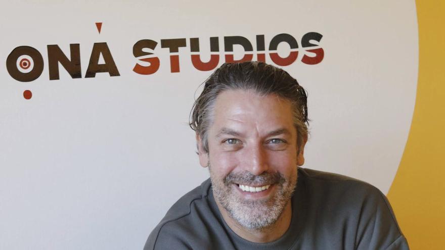 Lädt in sein neues Studio in Ciutat Jardí ein: Fabian Joest Passamonte.