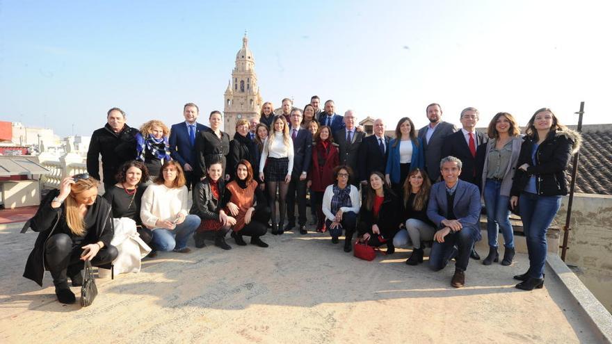 Ballesta se marca como meta lograr la mayoría absoluta