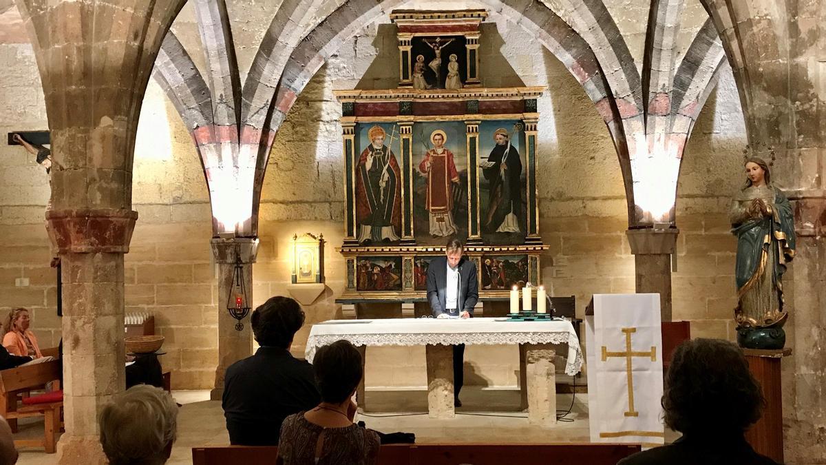 Ein Totengedächtnis der deutschsprachigen Community auf Mallorca in der Kirche Santa Cruz in Palma.