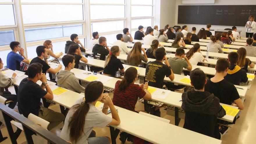 El Ministeri d&#039;Universitats preveu posar punt final a les carreres de tres anys