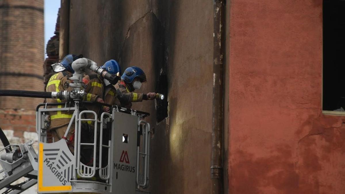 Badalona incendio nave ocupada